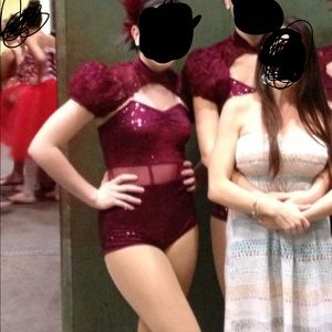 Dance costume 3pc leo w/ruffle cover&hairpiece. Sm